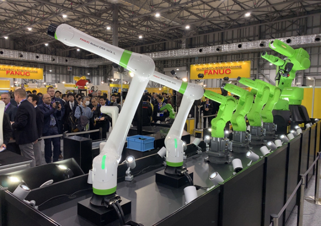 Foto FANUC presenta un nuevo robot colaborativo ligero: el CRX-10iA.